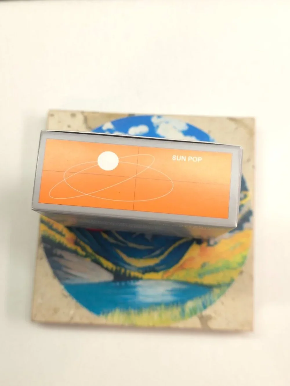 r.e.m. beauty Hypernova Satin Matte Blush - Sun Pop